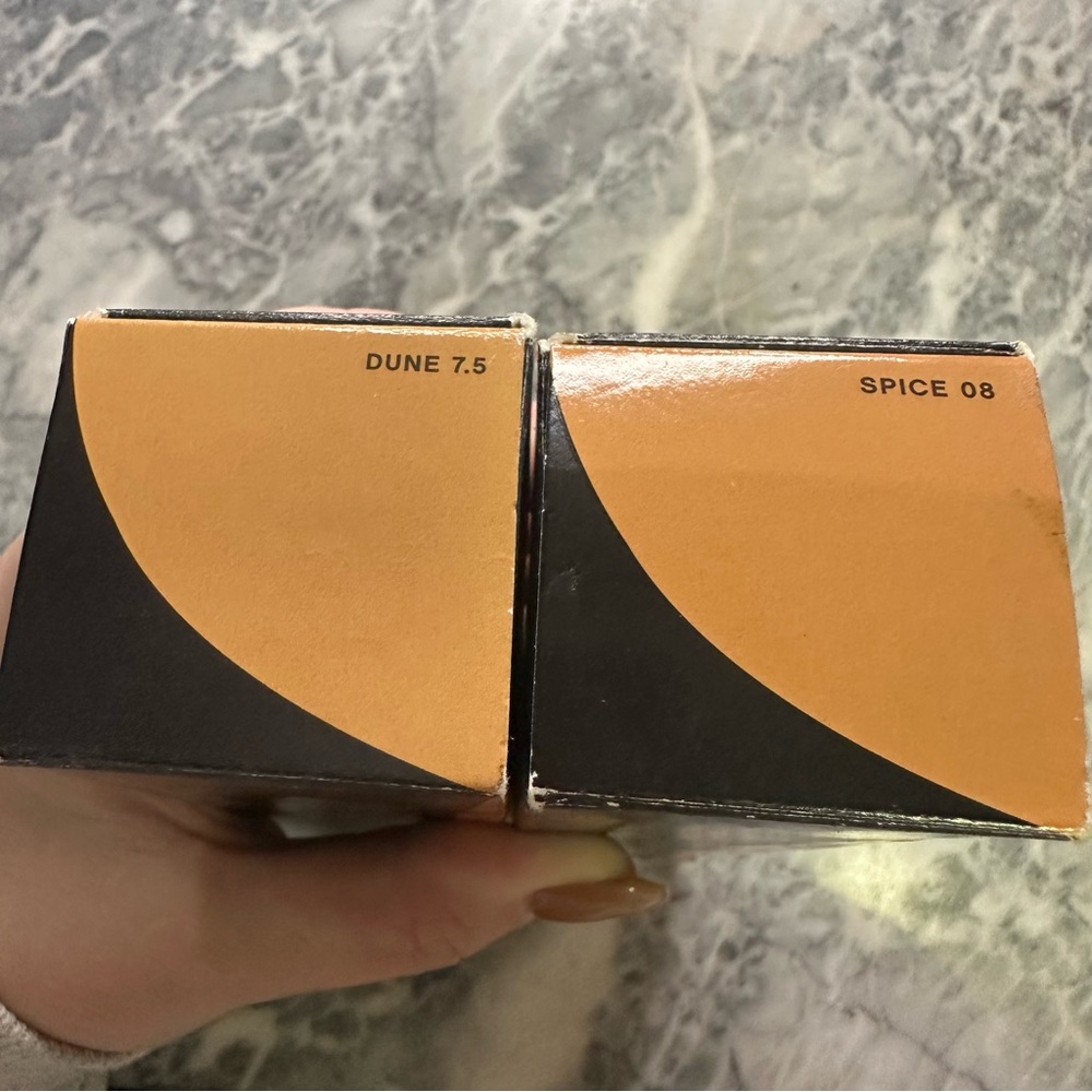 BareMinerals Complexion Rescue‎ Foundation - Picture 2 of 3